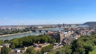 Panorámás lakás, az Elysiumban.